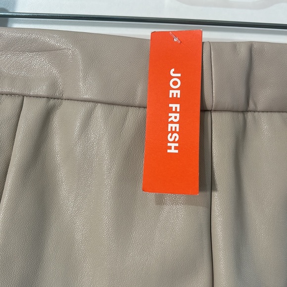 NWT JOE FRESH FAUX LEATHER WOMEN PANTS IN CREAM COLOUR SIZE 10 - Picture 7 of 10